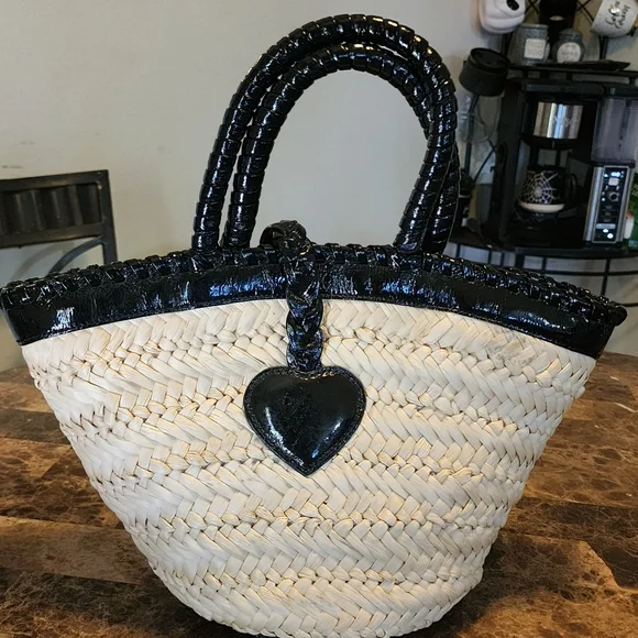 Betsey Johnson Straw Black Trim Bag ☀️🖤 - Picture 5 of 12